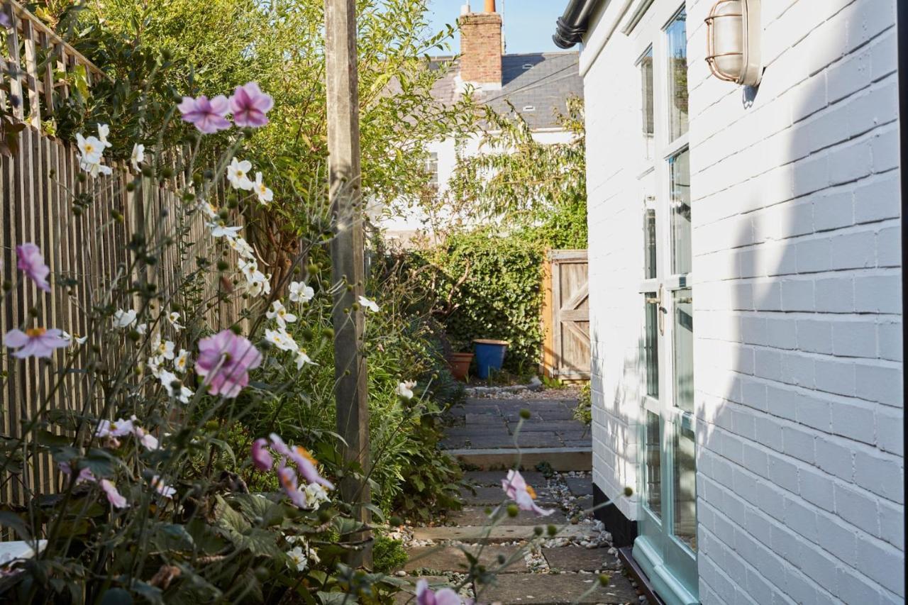 Villa A Cool Coastal Retreat On Kingsdown Beach - The White House Deal Exterior foto